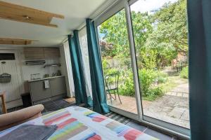 Garden studio at the gates of Paris