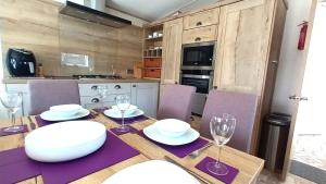 Binka - Luxury 40 x 14ft Lodge