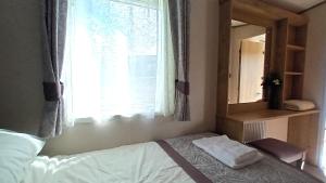 Binka - Luxury 40 x 14ft Lodge