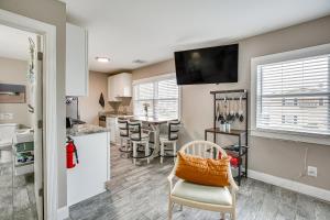 Bright Duplex Condo Walk to Brigantine Beach!