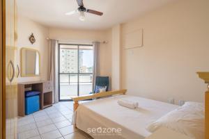 Apto vista mar c churrasq. em Itapema GBL601