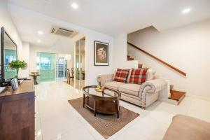 MIQ_home403Asok BTSResort Pool9pax1000MbWifi