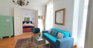 Suite in imperial design, central location