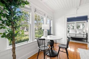 The Adaline #1 - Upscale Hyde Park Apt, First Floor