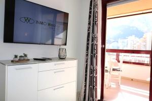 16bzafiro primera línea