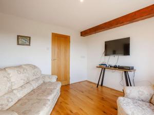 5 Bed in Widemouth Bay 89900