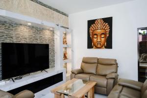Villa Lora: Retreat for Tranquility and Bliss