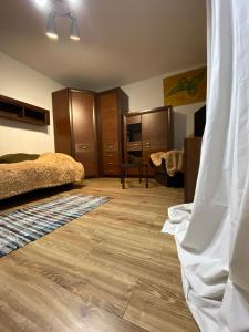 Apartament NOC Z OBRAZEM - balkon - Warszawa Praga