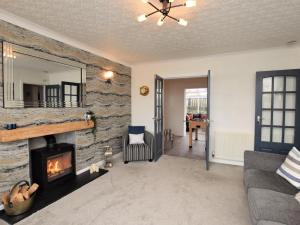 2 Bed in Moelfre 75013