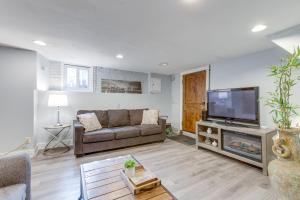 1 Mi to Coors Field Cozy Denver Studio with Patio!