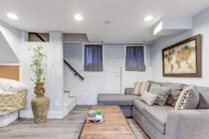 1 Mi to Coors Field Cozy Denver Studio with Patio!