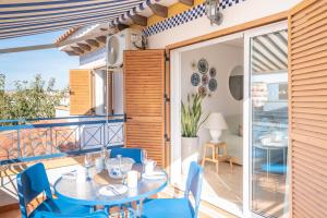 Apartamento ROSA del MAR Playas de Vera Ático en Primera Línea de Playa Piscina al Aire Libre Aparcamiento Gratuito WiFi Muy Rápido Acogedor con Calefacción