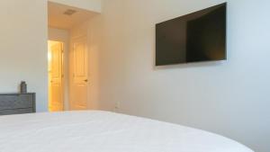 Landing Modern Apartment with Amazing Amenities (ID8615X10)