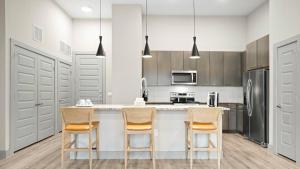 Landing Modern Apartment with Amazing Amenities (ID3691X72)