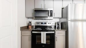 Landing Modern Apartment with Amazing Amenities (ID8043X80)