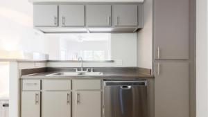 Landing Modern Apartment with Amazing Amenities (ID8043X80)