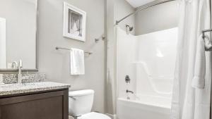 Landing Modern Apartment with Amazing Amenities (ID1183X016)
