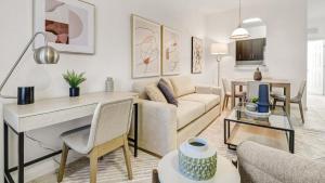 Landing Modern Apartment with Amazing Amenities (ID7697X96)