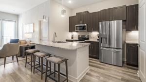 Landing Modern Apartment with Amazing Amenities (ID9874X53)