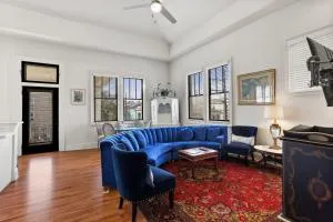Stunning 2-Bedroom Garden District Newly Renovated - Harvey