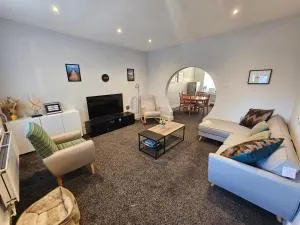 Hillsome Hosting Manchester - 登顿