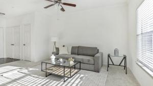 Landing Modern Apartment with Amazing Amenities (ID1182X417)