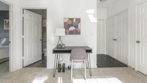 Landing Modern Apartment with Amazing Amenities (ID1182X417)
