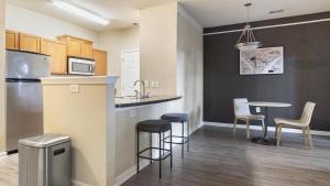 Landing Modern Apartment with Amazing Amenities (ID1189X390)