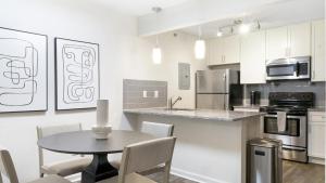 Landing Modern Apartment with Amazing Amenities (ID9298X41)