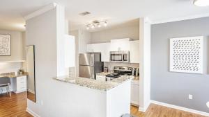Landing Modern Apartment with Amazing Amenities (ID8999X85)