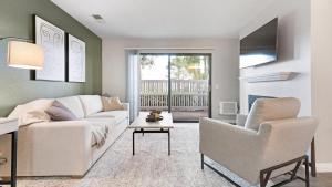 Landing Modern Apartment with Amazing Amenities (ID9219X12)