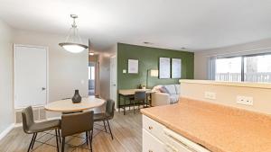 Landing Modern Apartment with Amazing Amenities (ID9219X12)