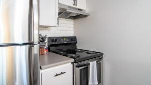 Landing Modern Apartment with Amazing Amenities (ID9692X16)