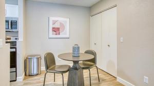 Landing Modern Apartment with Amazing Amenities (ID8221X58)