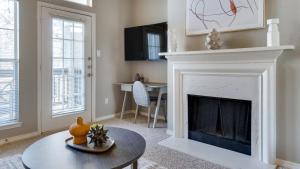 Landing Modern Apartment with Amazing Amenities (ID8190X61)
