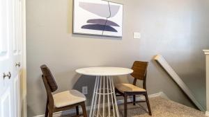 Landing Modern Apartment with Amazing Amenities (ID8190X61)