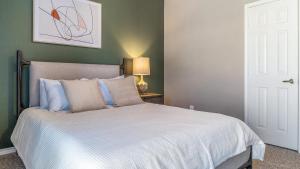 Landing Modern Apartment with Amazing Amenities (ID8190X61)