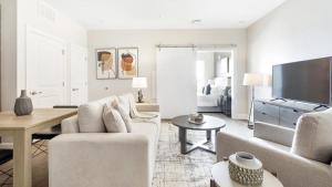 Landing Modern Apartment with Amazing Amenities (ID8930X28)