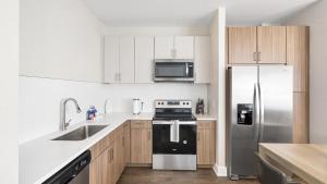 Landing Modern Apartment with Amazing Amenities (ID8930X28)