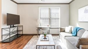 Landing Modern Apartment with Amazing Amenities (ID5207X82)