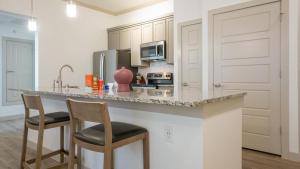 Landing Modern Apartment with Amazing Amenities (ID8372X28)