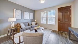 Landing Modern Apartment with Amazing Amenities (ID3881X47)