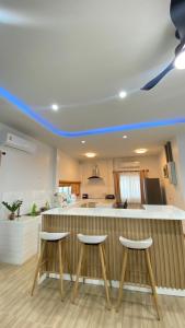 Grand Pool Villa Khonkaen เขื่อนอุบลรัตน์