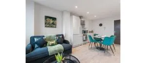 Harmonious Greens: Cozy 1-Bed Flat in Harrow - Hatch End