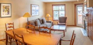 3412 - One Bedroom Den Standard Powderhorn Lodge condo