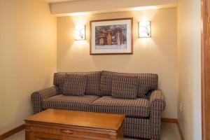 3412 - One Bedroom Den Standard Powderhorn Lodge condo
