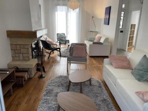 Maisons de vacances Maison de meuliere pres de Paris avec jardin, cheminee et tout confort inclus - FR-1-527-45 : photos des chambres