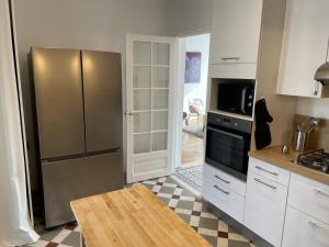 Maisons de vacances Maison de meuliere pres de Paris avec jardin, cheminee et tout confort inclus - FR-1-527-45 : photos des chambres