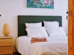 Maisons de vacances Maison de meuliere pres de Paris avec jardin, cheminee et tout confort inclus - FR-1-527-45 : photos des chambres