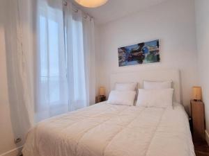 Maisons de vacances Maison de meuliere pres de Paris avec jardin, cheminee et tout confort inclus - FR-1-527-45 : photos des chambres